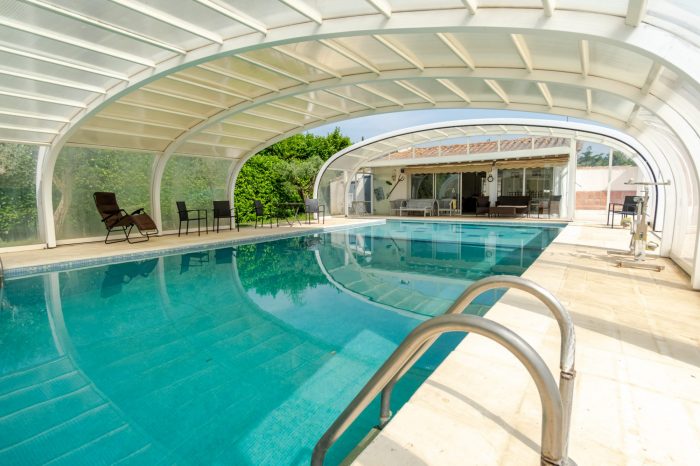 Piscine béton 13×6 couverte et chauffée