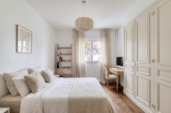 Bedroom with double bed and dressing